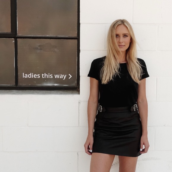 Meet your Posher, Monica - Picture 1 of 1